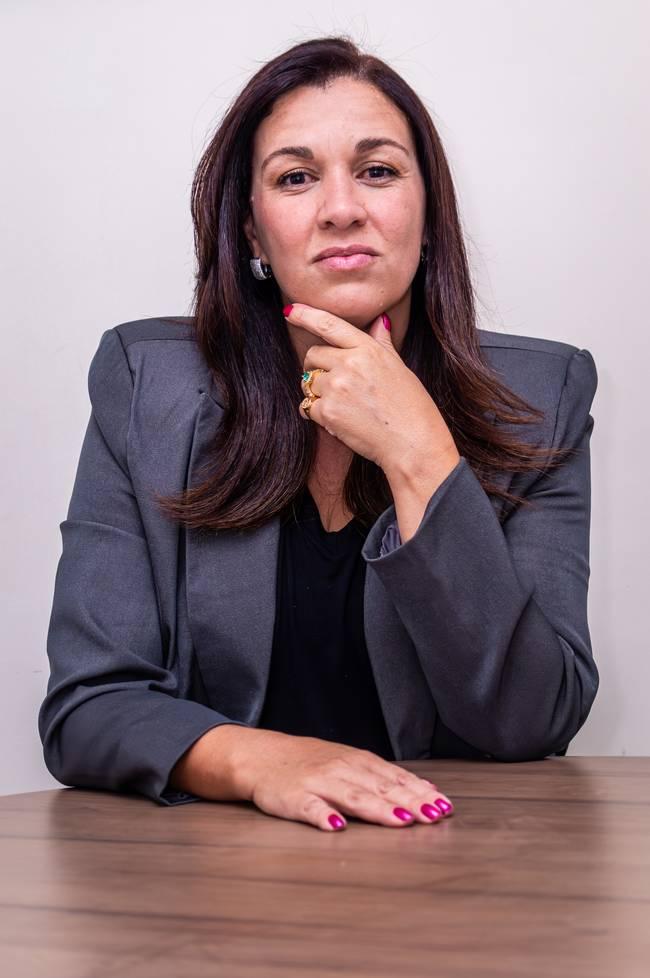 Catiele Januzzi - Por Brunno Matias